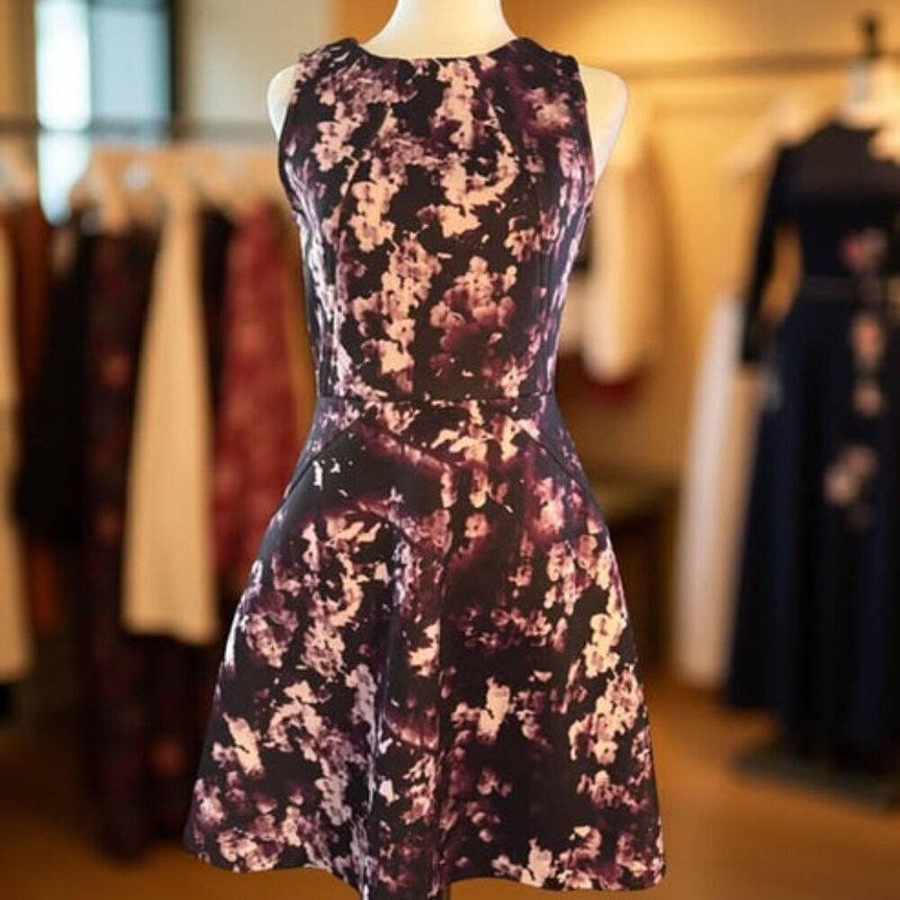 JENNIFER LOPEZ FLORAL DRESS - Picture 2 of 4
